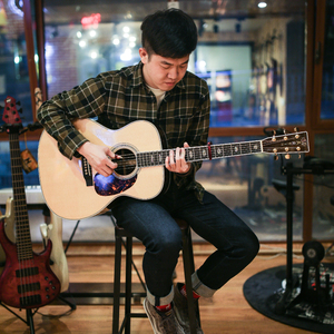 中国男人插继女阴部视频
