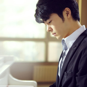 中国男人插继女阴部视频
